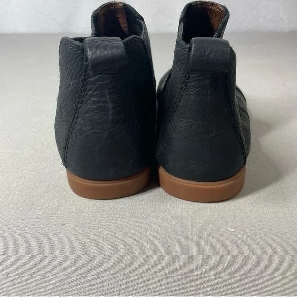 Kodiak Leather Low- Rider Chelsea Ankle Booties - Picture 4 of 7